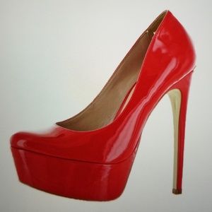 Brand New Steve Madden Deserve Platform Pumps
